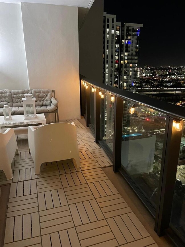 Photo - 1600 NE 1st Ave Unidad 2512