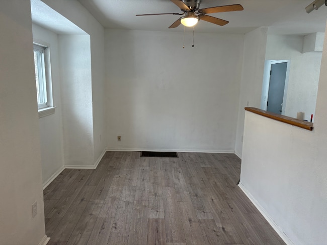 Photo - 2115 Alvin St