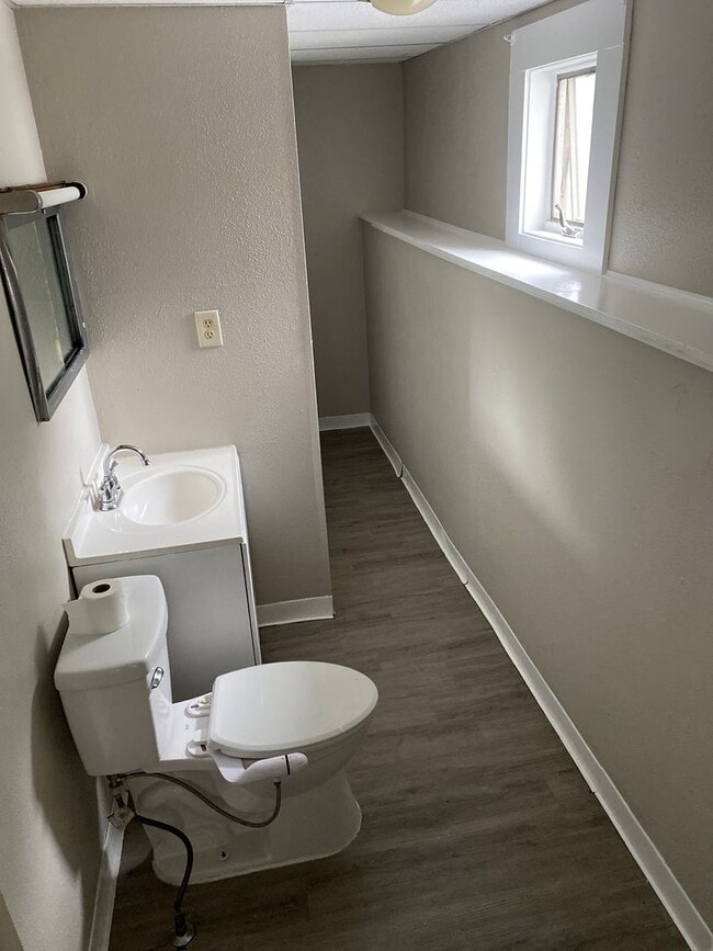 Photo - 2013-2015 Margaret Ave Unit 2015 Margaret Ave