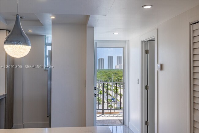Photo - 1003 N Miami Beach Blvd Unit 1003