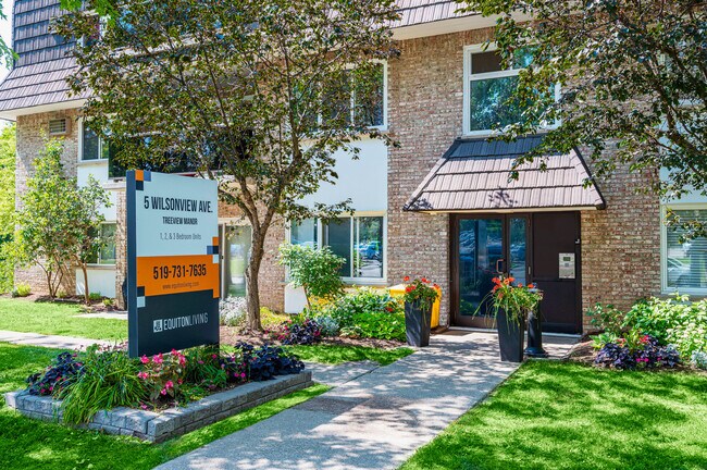 Photo - Treeview Manor