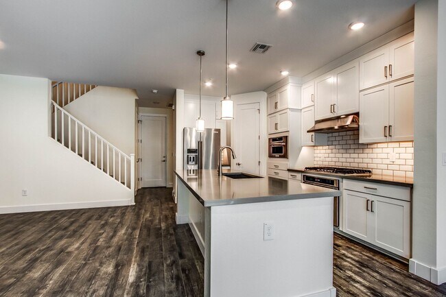 Photo - 3855 S McQueen Rd