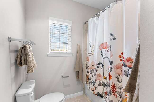 Phase II | Secondary Bedroom En-suite with Soaking Tub (Plan 4201)