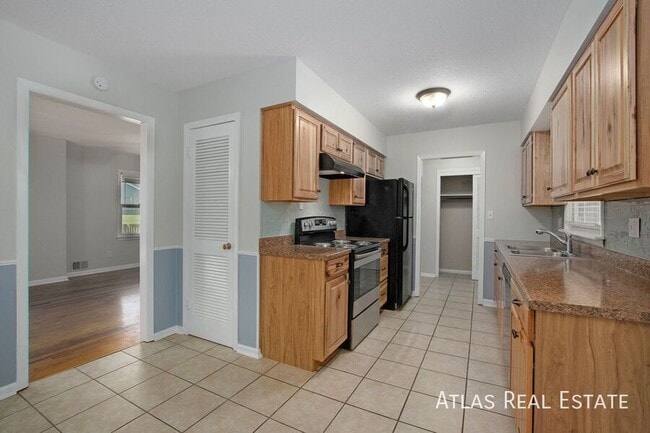 Photo - 625 NW Kay Dr