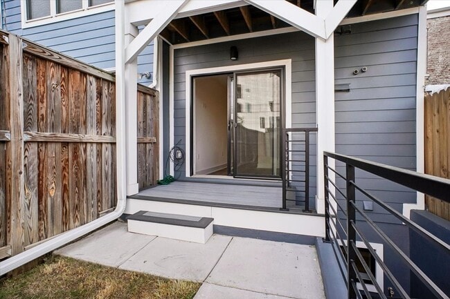 Photo - 329 16th St SE