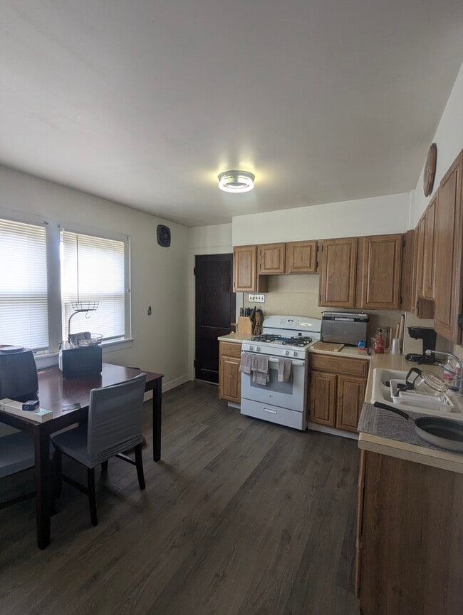 View of kitchen - 534 Kenwick Dr Unit 534 Kenwick Lower