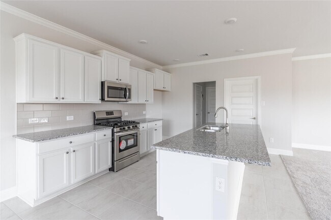 Photo - 401 Sunray Lake Ln
