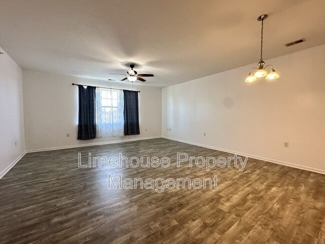 Building Photo - 5317 Warminster Dr Unit #303