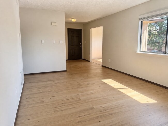 Photo - 139 Juniper Pl Unit D