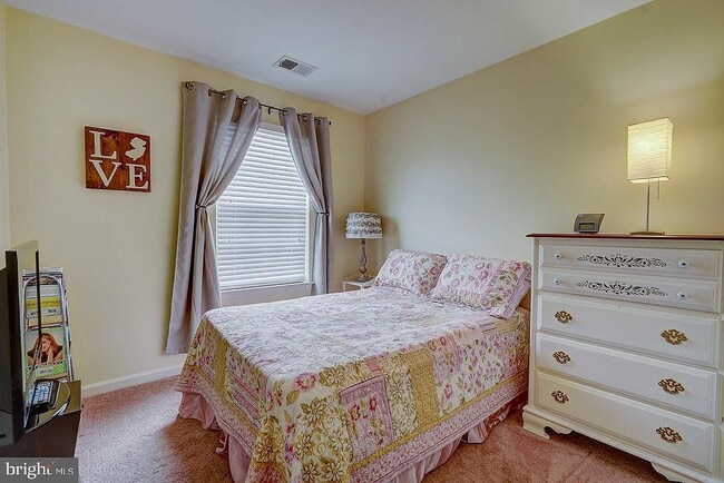 Photo - 476 N Palace Dr