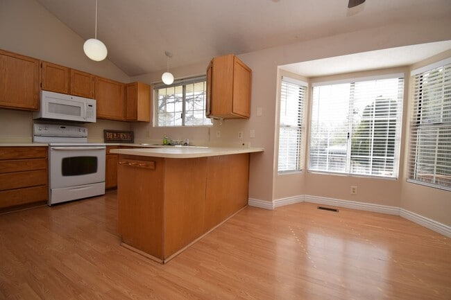 Photo - Spacious 5 Bed 2 Bath Home in West Jordan!