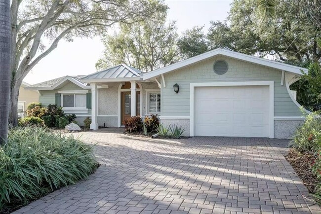 Building Photo - 378 Westwinds Dr