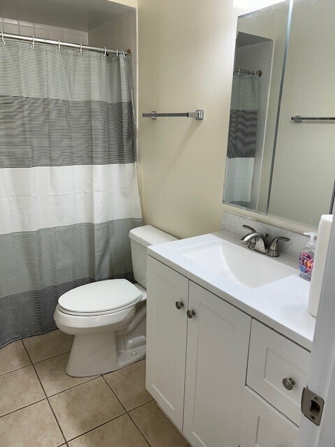 Bathroom - 1112 Castilian Ct Unit C-108