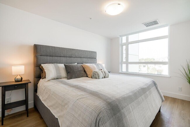 Photo - 20449 Park Ave