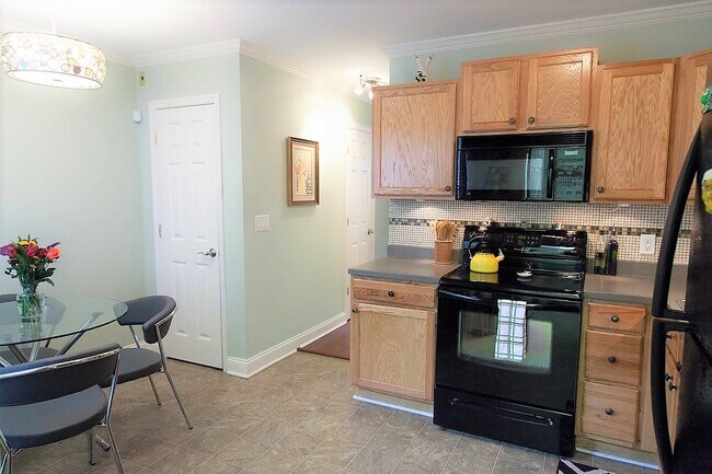 Photo - 252 Howle Ave Unit B4