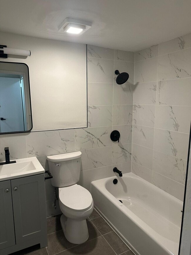 Photo - Country Club Apartments