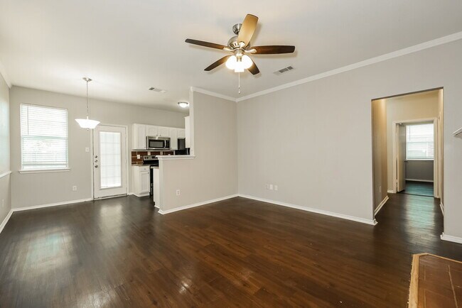 Photo - 916 Buffalo Springs Dr