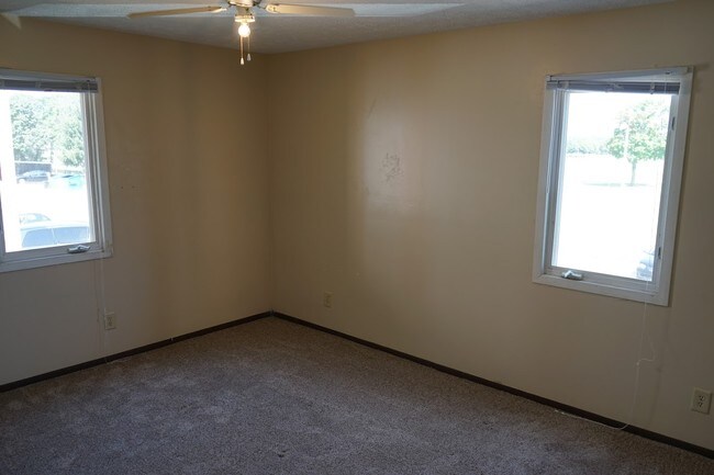 Photo - 2104 Rainbow Avenue