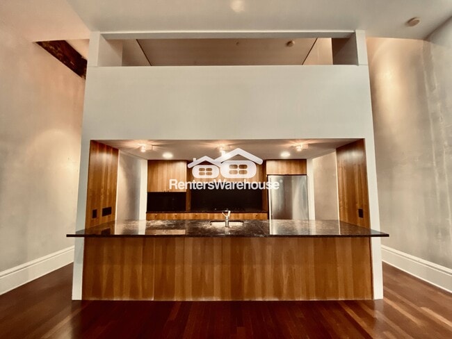 Building Photo - 520 1/2 Grand Ave