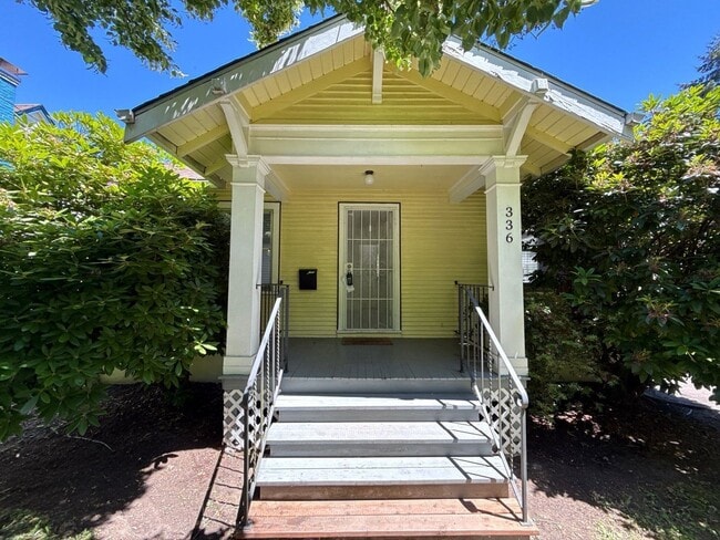 Building Photo - 336 23rd St SE