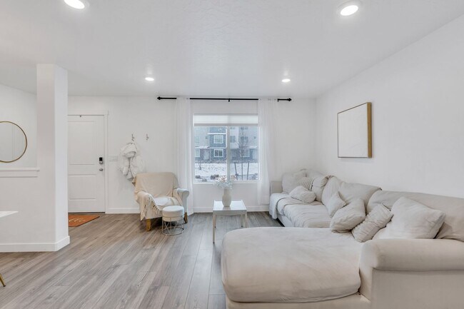 Photo - Lar-38 N Heading Row Saratoga Springs, UT 84043 Unidad 1