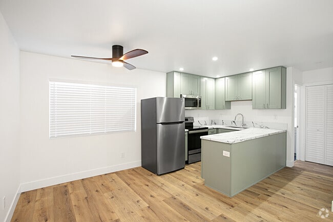Building Photo - 584 12th St Unit A Rental