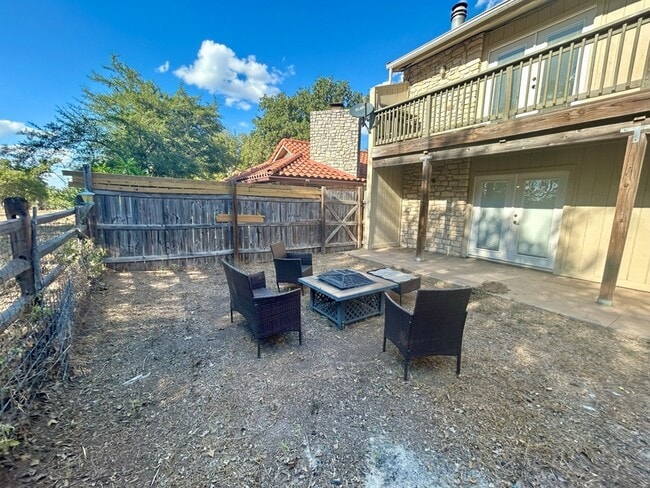 Photo - 300 Lucy Ln Unit #4