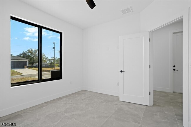 Photo - 322 Loire Ave S