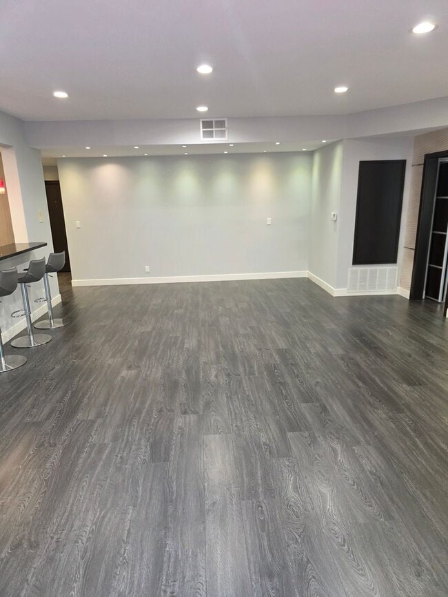 Photo - 12540 Burbank Blvd Unidad 103