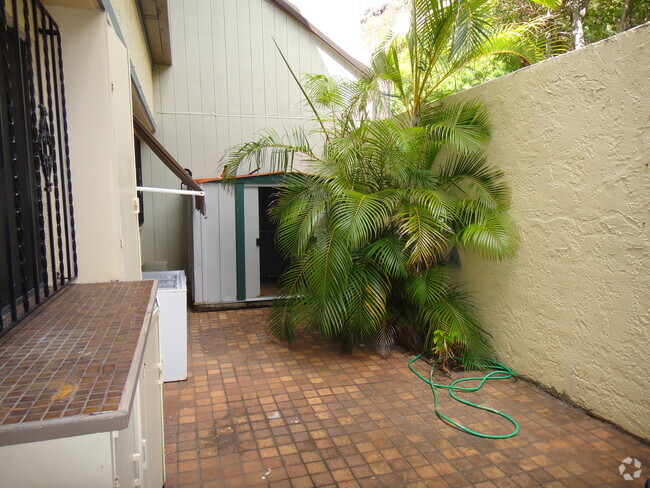 Building Photo - 380 Kawaihae St Unit A Rental