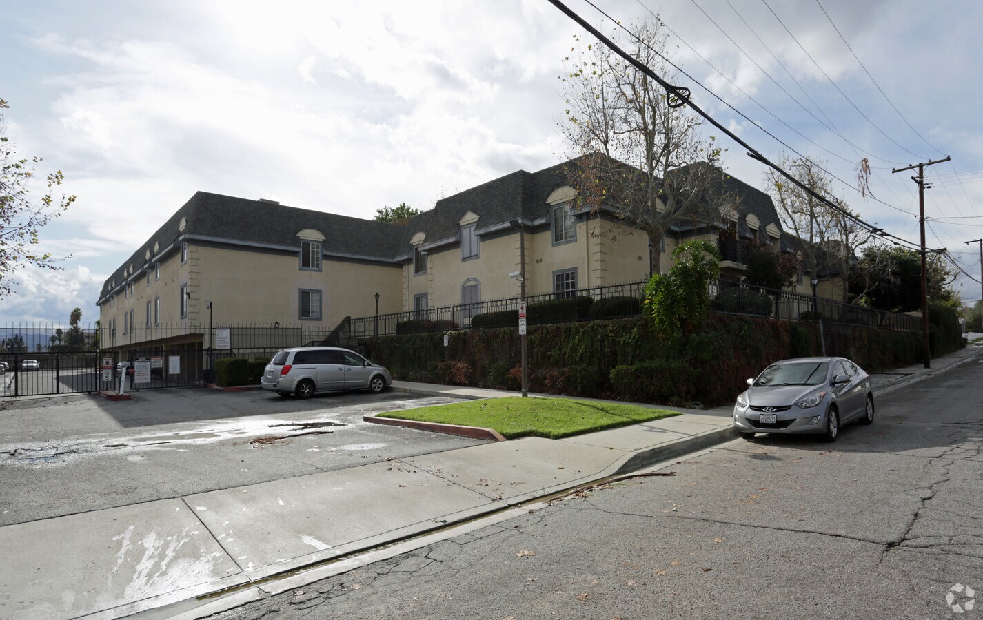 Photo - 149 W 6th St