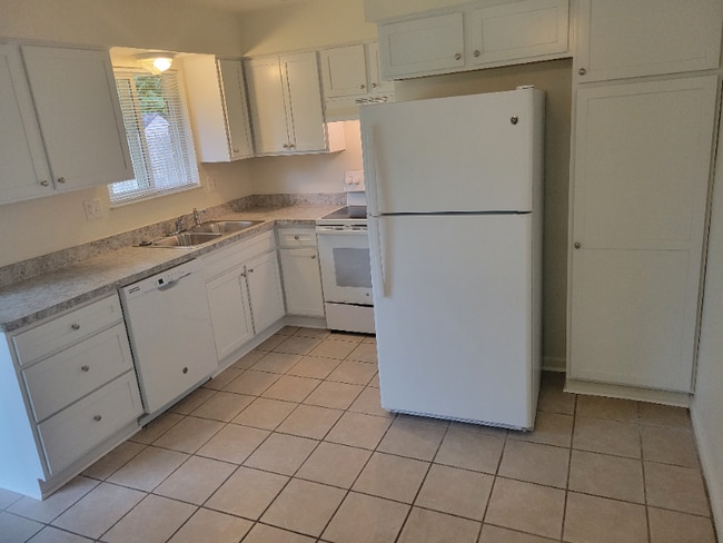 Photo - 240 O'Doherty Rd