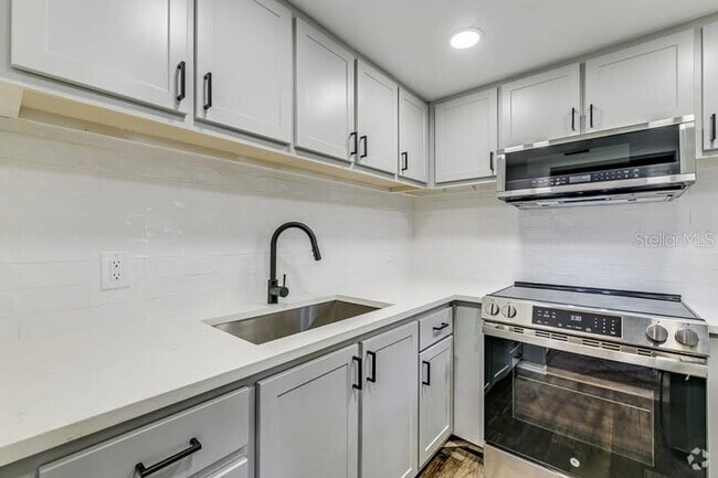 Building Photo - 411 Danube Ave Unit A6 Rental