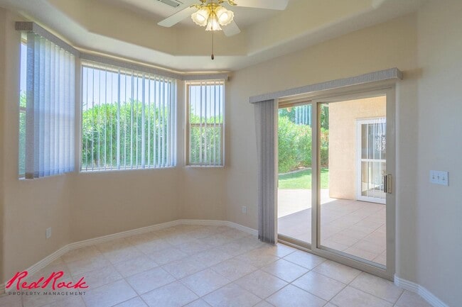 Cozy 3-bedroom Home. Small Dog Friendly! - Cozy 3-bedroom Home. Small Dog Friendly!