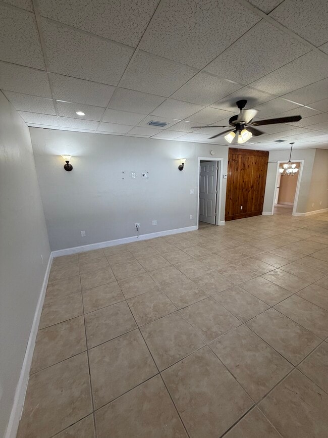 Photo - 2020 Laurel Ln
