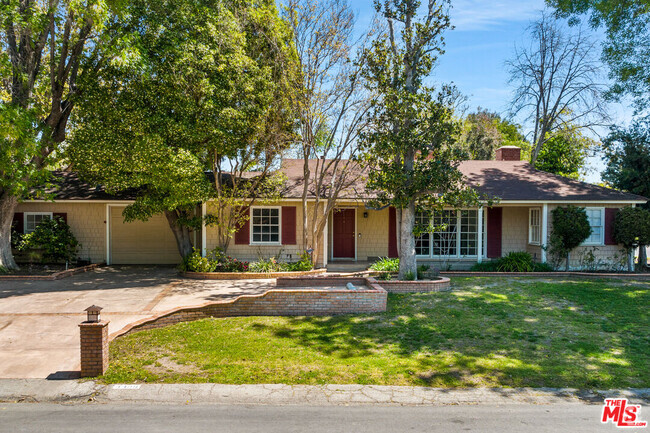 Building Photo - 4400 Carpenter Ave Rental