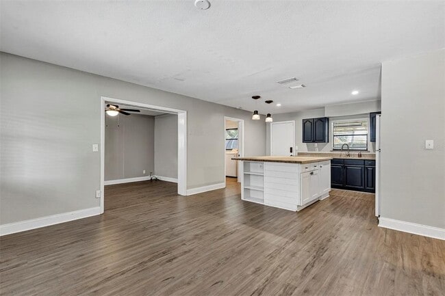 Photo - 16 Eaton St