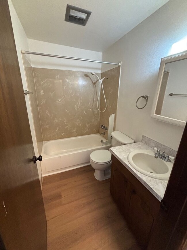 Photo - SE 49th and Hawthorne Blvd Unit 1525