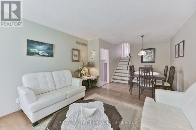 Photo - 1728 Pickmere Ct