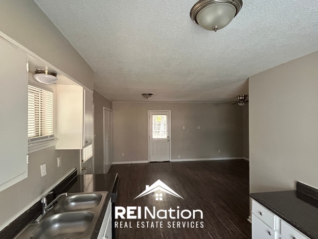 HORN LAKE CHARMER! 3BR/1BA | Vinyl Plank Floors & Open Kitchen | Fenced Yard!
