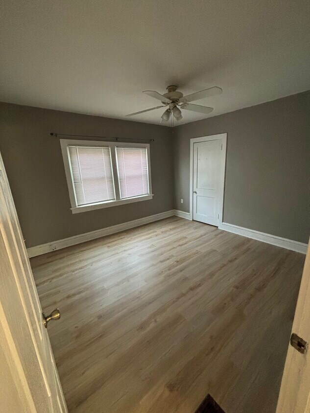 Master bedroom - 614 Sampson Ave (Willow Grove, PA)