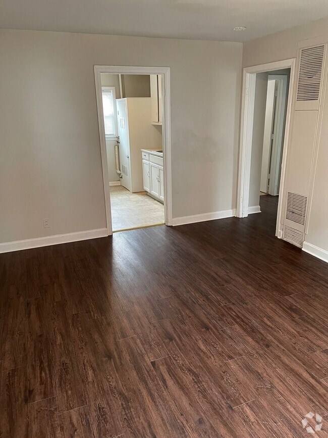 Building Photo - 1435 Clark Ave Unit 1435-B Rental