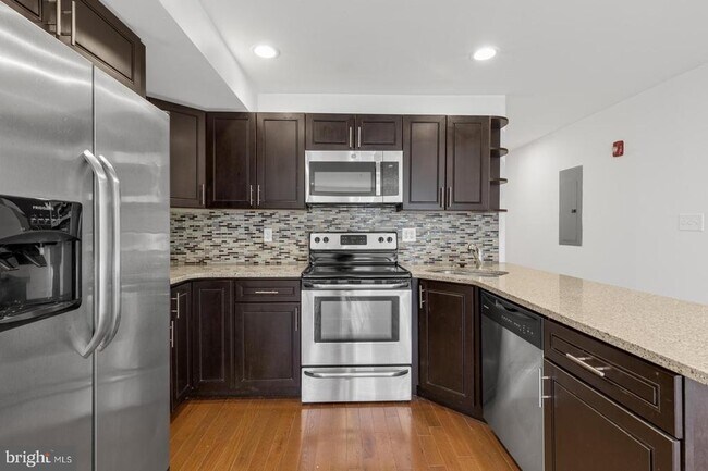 Photo - 1228 N 25th St Unit 8