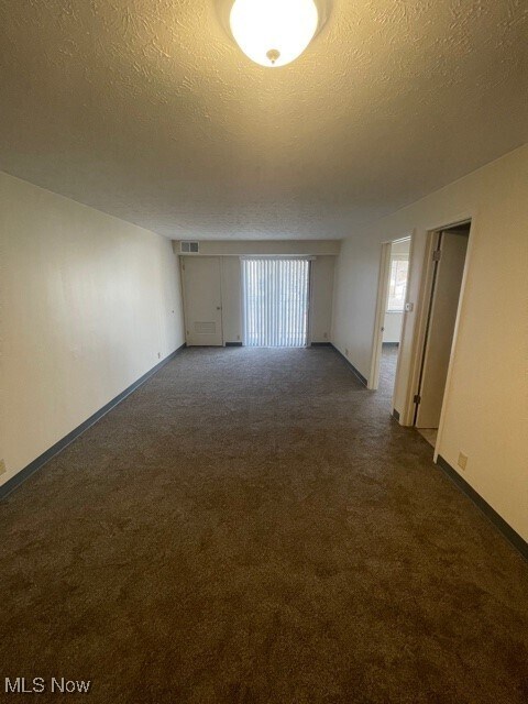 Photo - 1860 Mahoning Ave NW Unidad 205