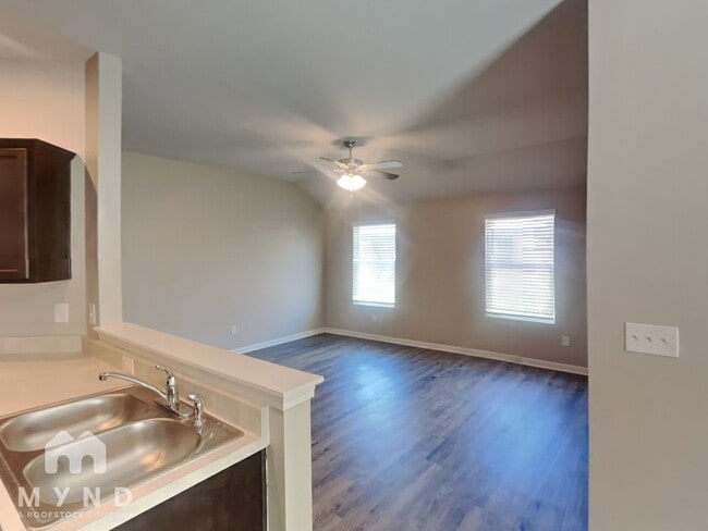 Photo - 245 Americana Dr