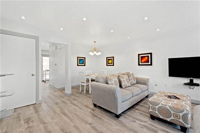 Photo - 236 S Grandview Ave