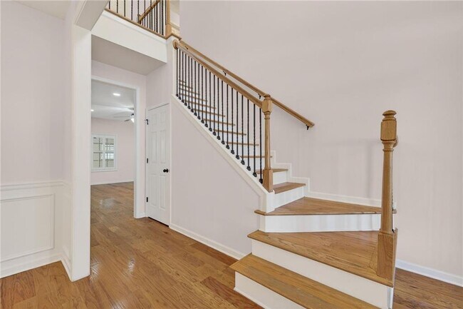 Photo - 1931 Gregory Run NE