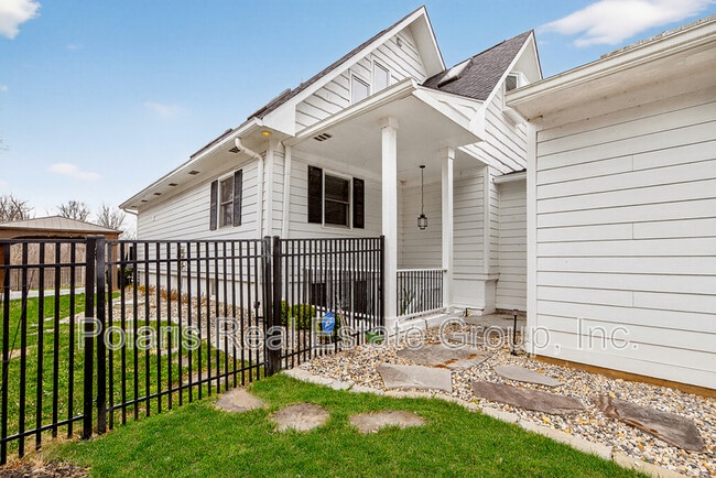 Photo - 2222 E 75th St