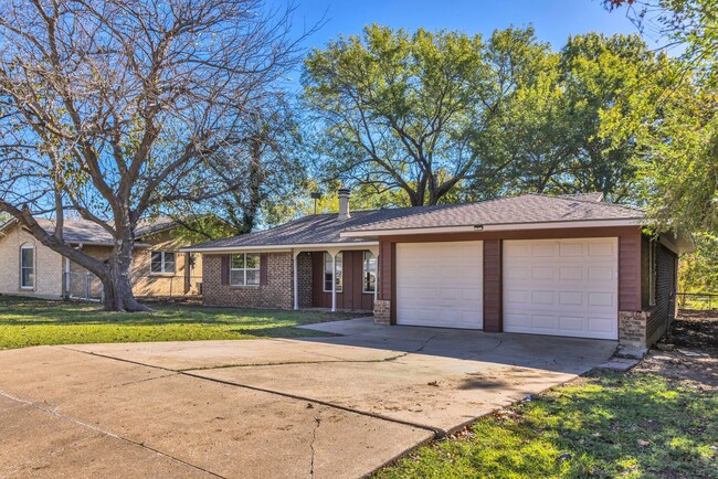 Updated 3/2/2 in Sherman! - Updated 3/2/2 in Sherman! House