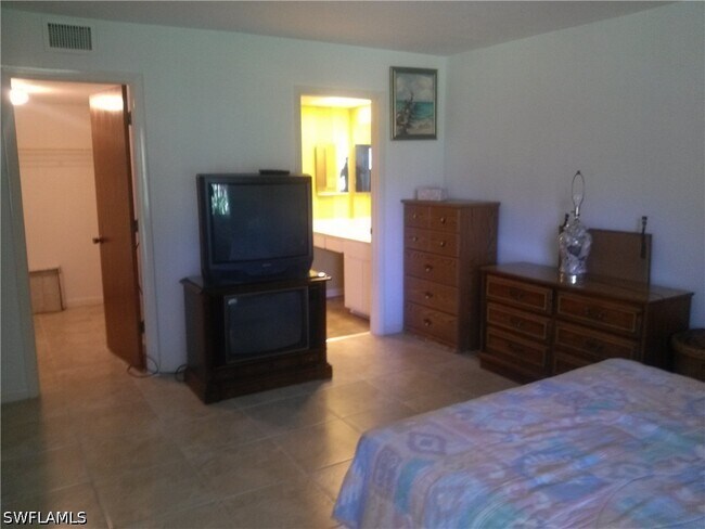 4963 Pepper Cir Unit D106